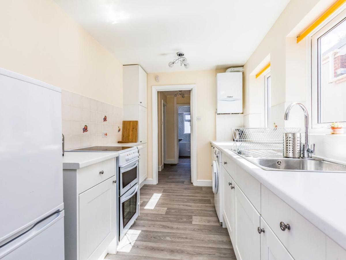 Pass The Keys Lovely Ground Floor Flat With Large Garden Τσίτσεστερ Εξωτερικό φωτογραφία