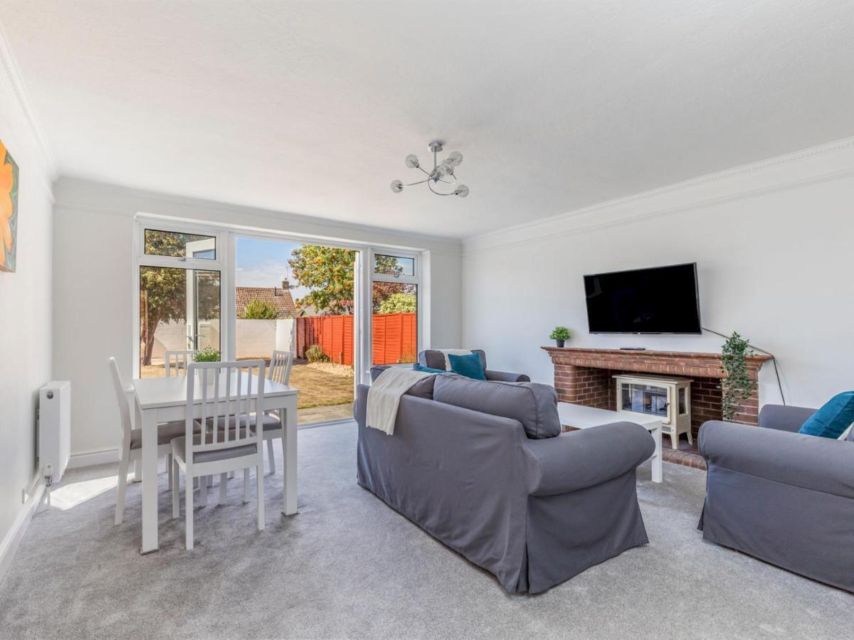 Pass The Keys Lovely Ground Floor Flat With Large Garden Τσίτσεστερ Εξωτερικό φωτογραφία