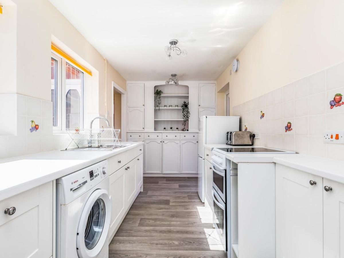 Pass The Keys Lovely Ground Floor Flat With Large Garden Τσίτσεστερ Εξωτερικό φωτογραφία